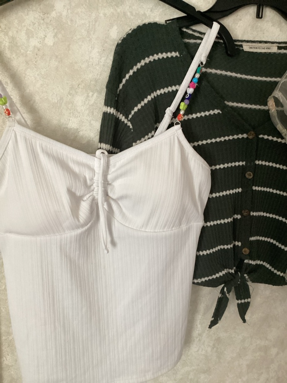 CROP TOPS EUC ❤️ - Picture 2 of 5